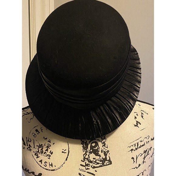 Vintage Toucan New York  Women’s Black Hat 100% Wool & Silk EUC main image 9